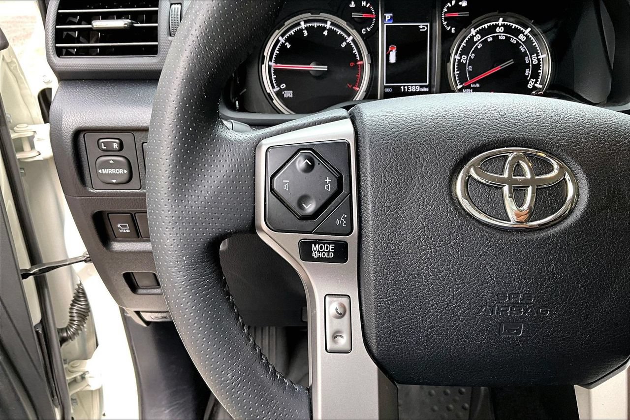 Used 2022 Toyota 4Runner Limited AWD/4WD image 10