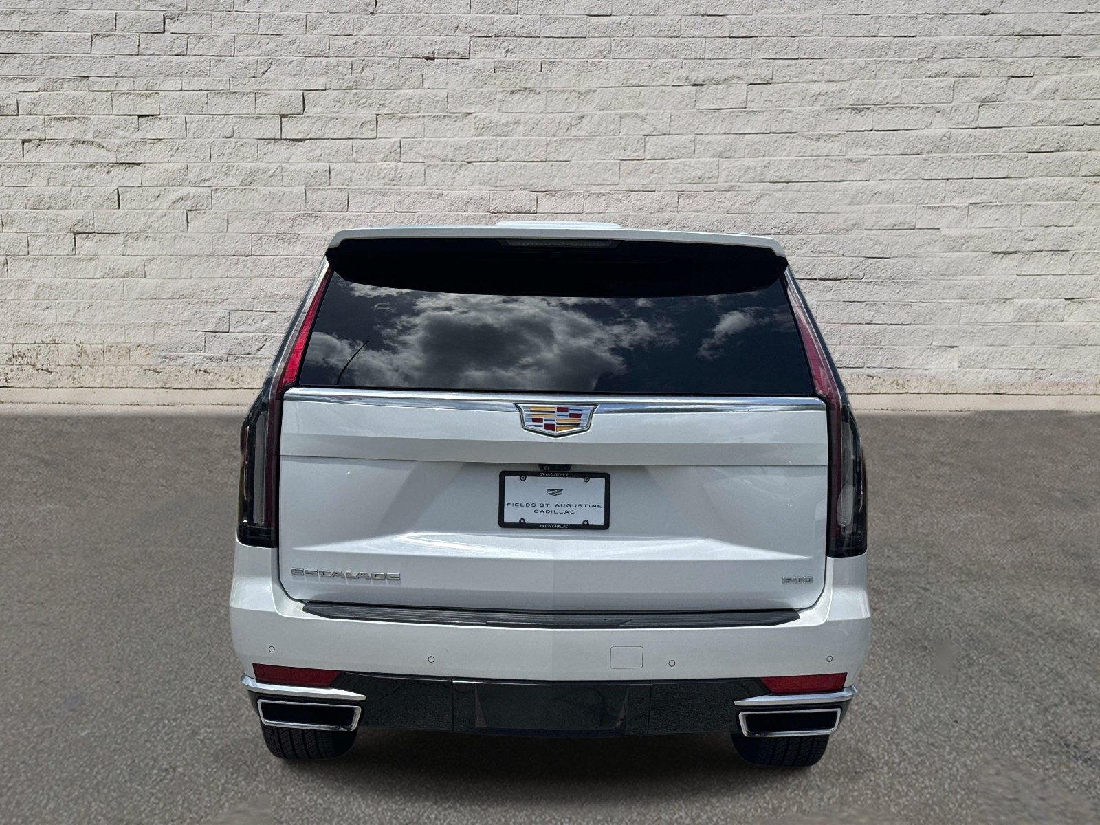Certified 2024 Cadillac Escalade Premium Luxury w/ LPO, Floor Liner Package AWD/4WD image 4