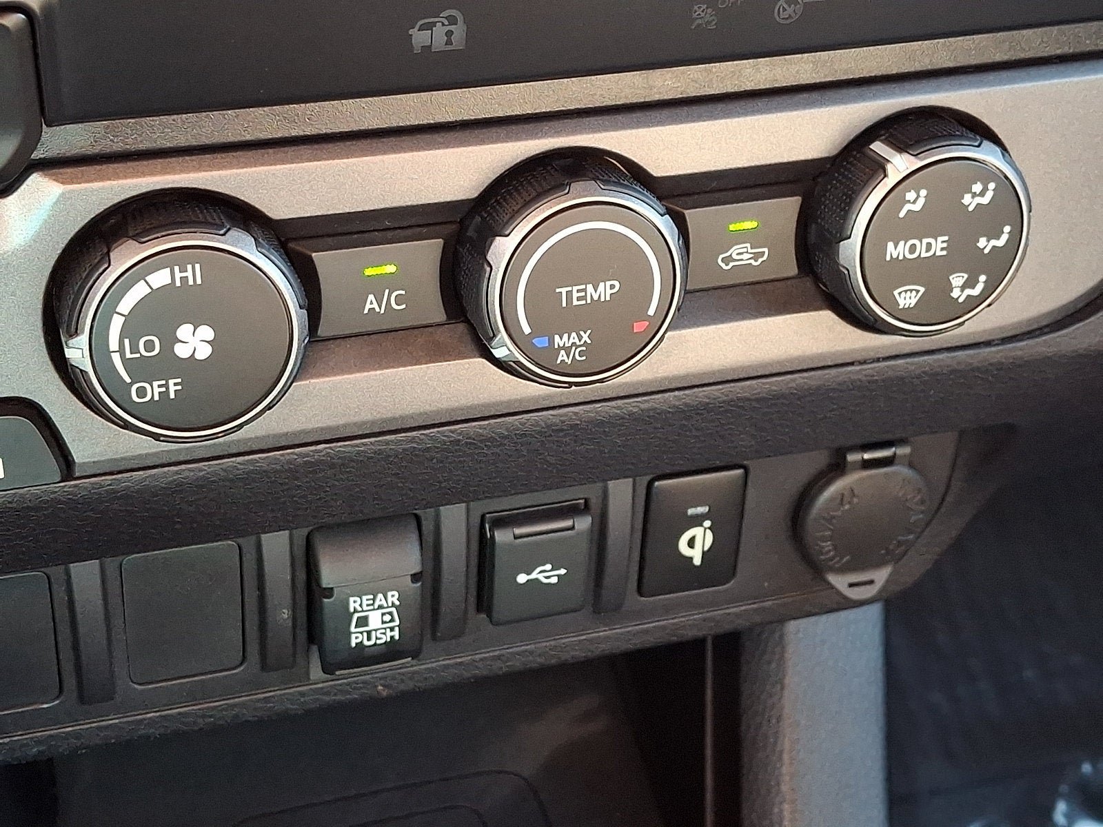 Used 2020 Toyota Tacoma TRD Off-Road AWD/4WD image 16