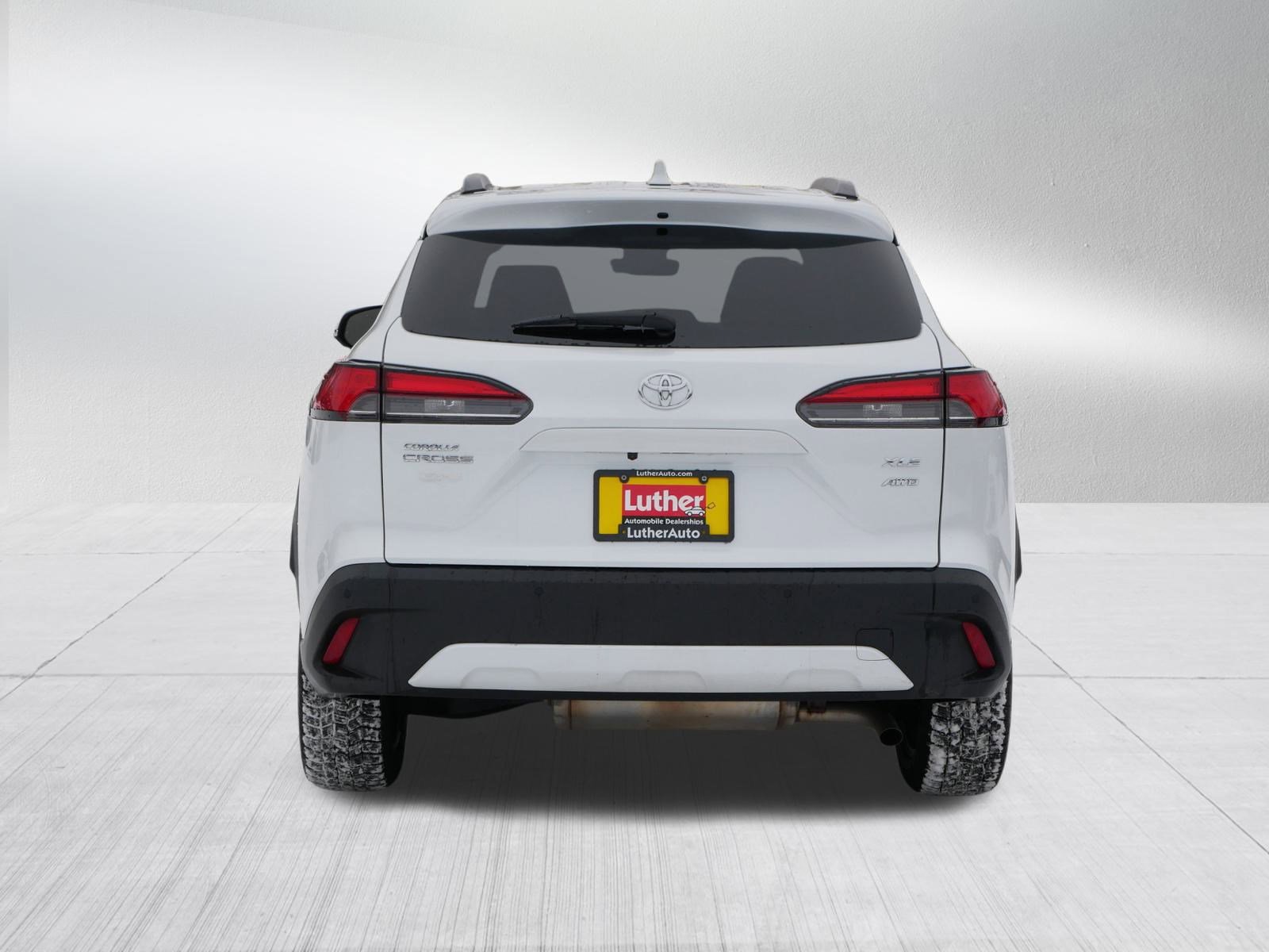 Used 2022 Toyota Corolla Cross XLE image 6