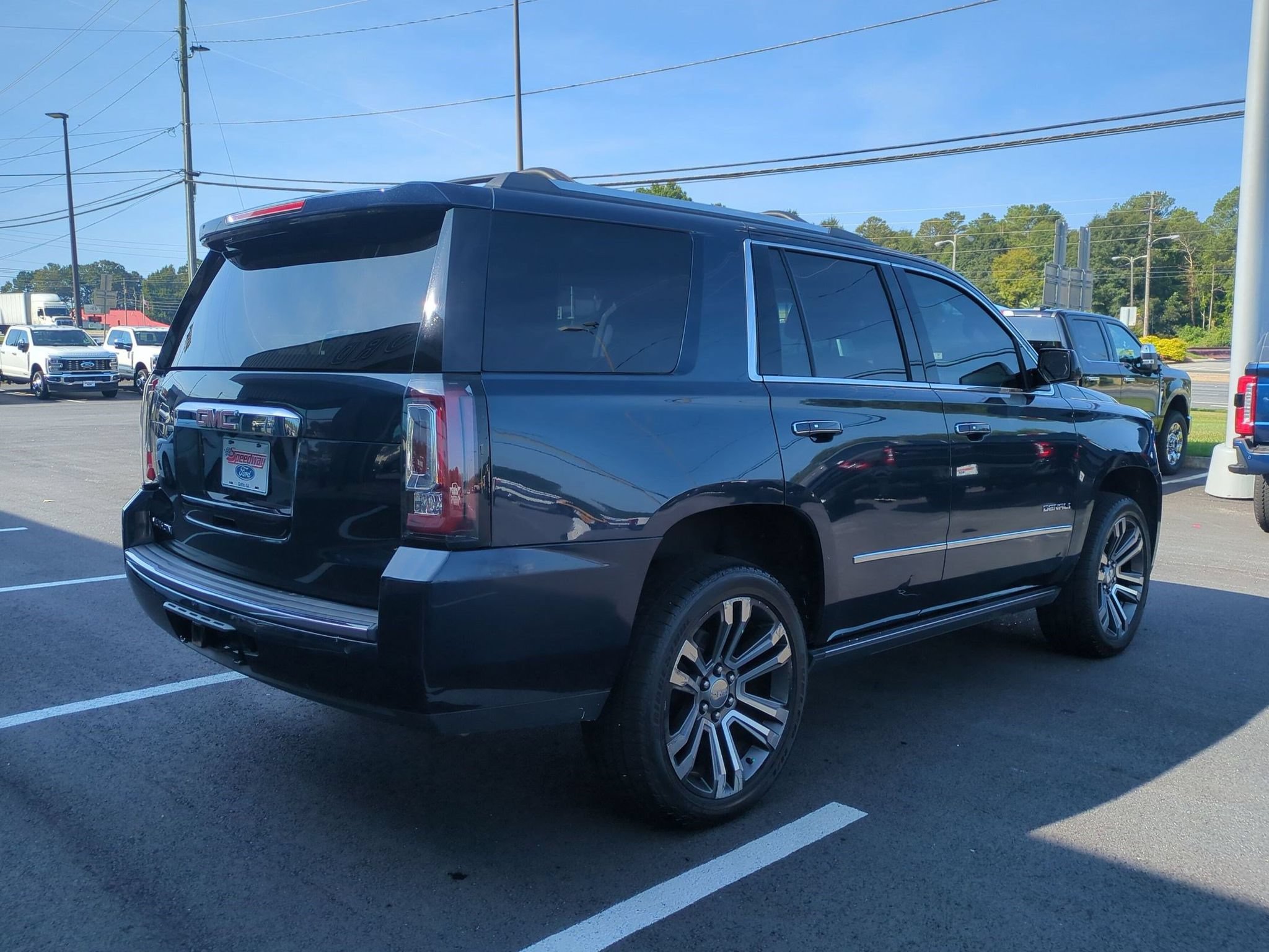 Used 2017 GMC Yukon Denali w/ Open Road Package AWD/4WD image 5