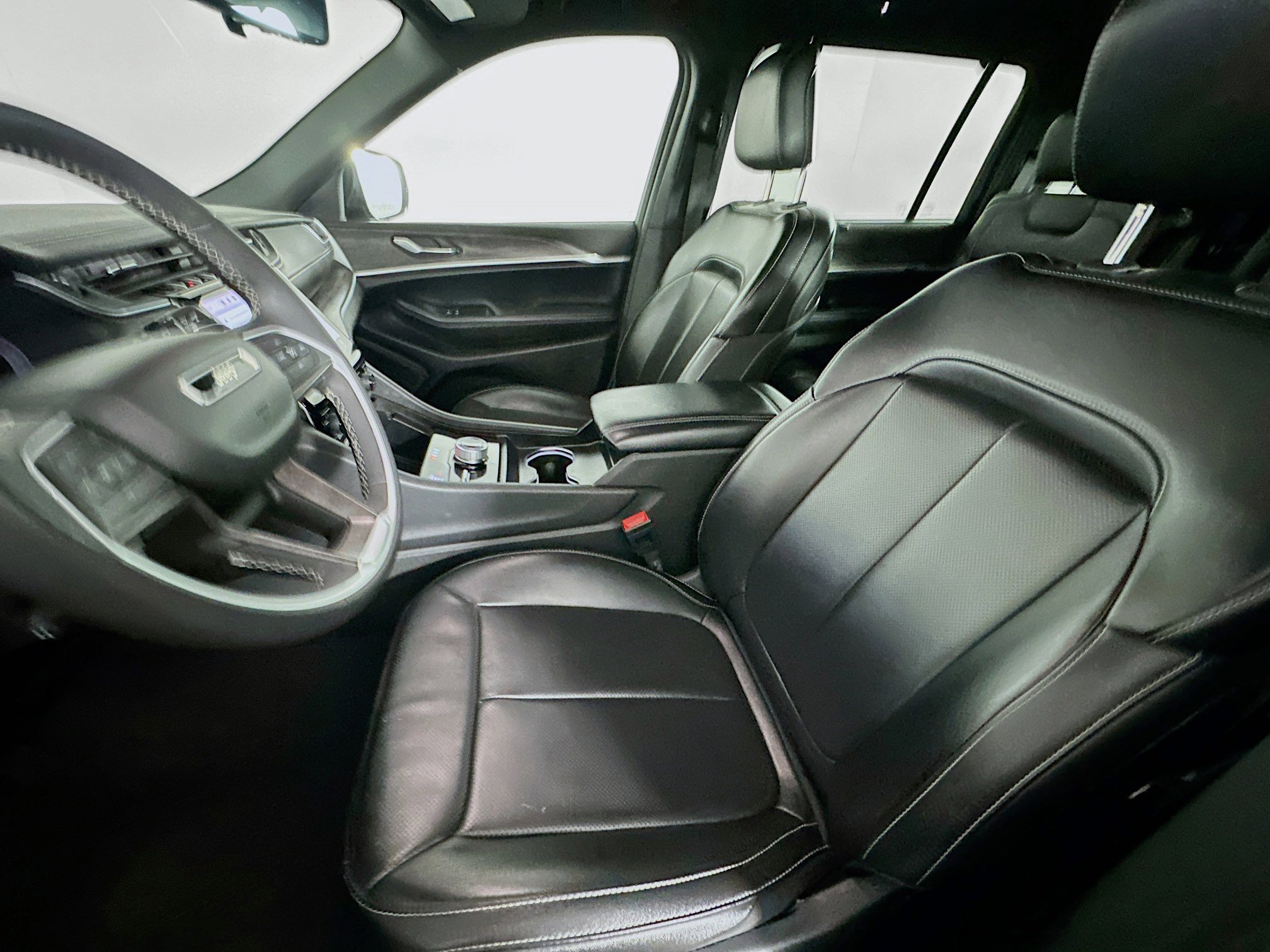 Used 2024 Jeep Grand Cherokee L Limited w/ Luxury Tech Group II image 13