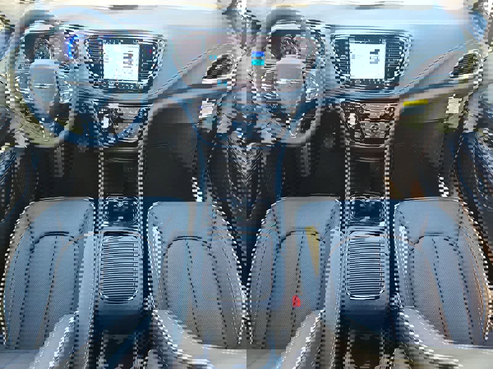 New 2026 Chrysler Pacifica Limited image 22