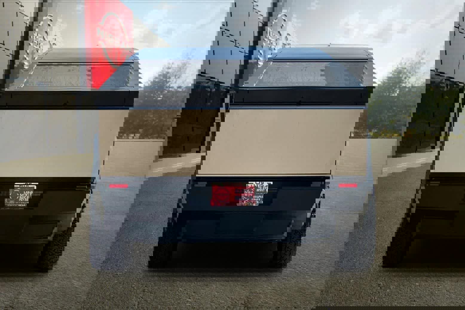 Used 2024 Tesla Cybertruck AWD Crew Cab image 8