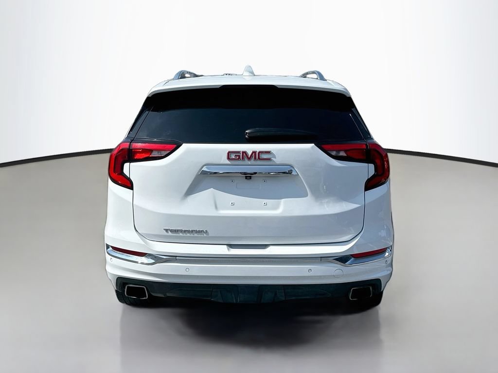 Used 2020 GMC Terrain Denali w/ Denali Premium Package FWD image 6