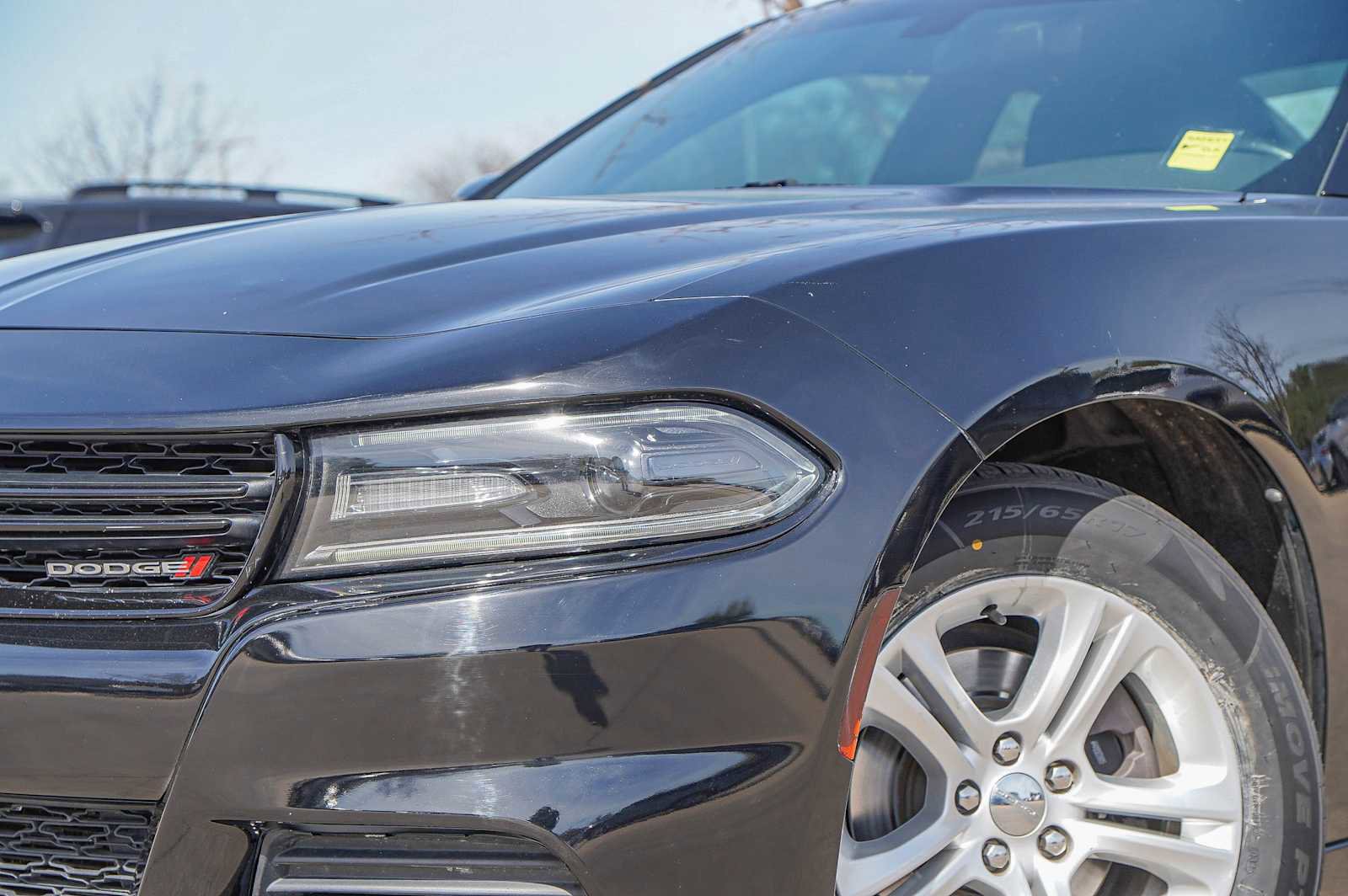 Used 2019 Dodge Charger SXT image 3