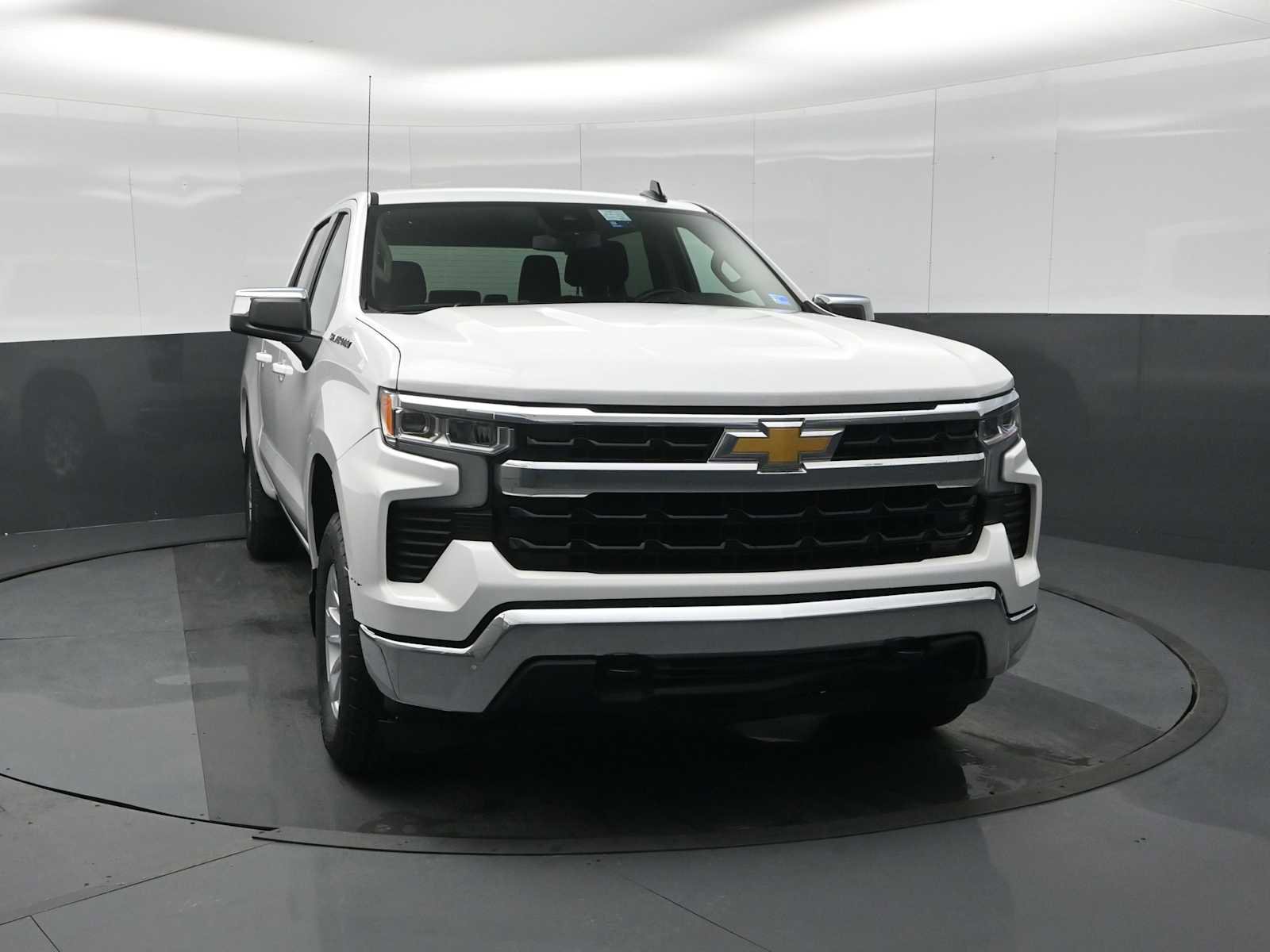 Used 2023 Chevrolet Silverado 1500 LT w/ Work Truck Package image 3