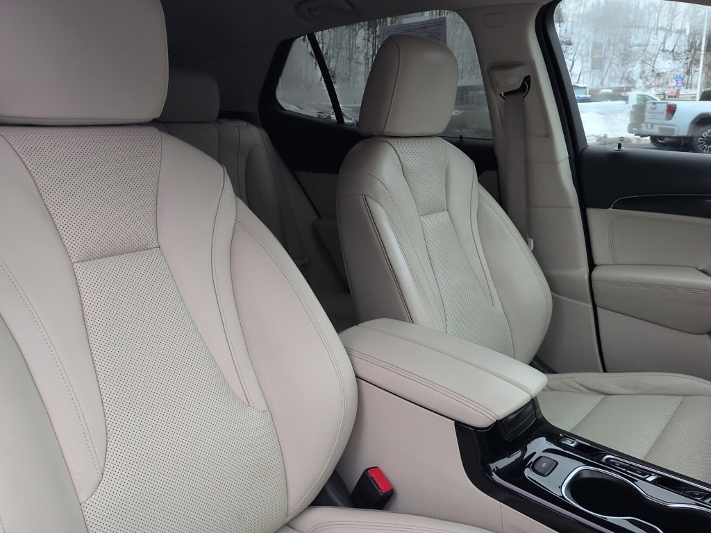 Used 2021 Buick Envision Essence w/ Technology Package I image 17