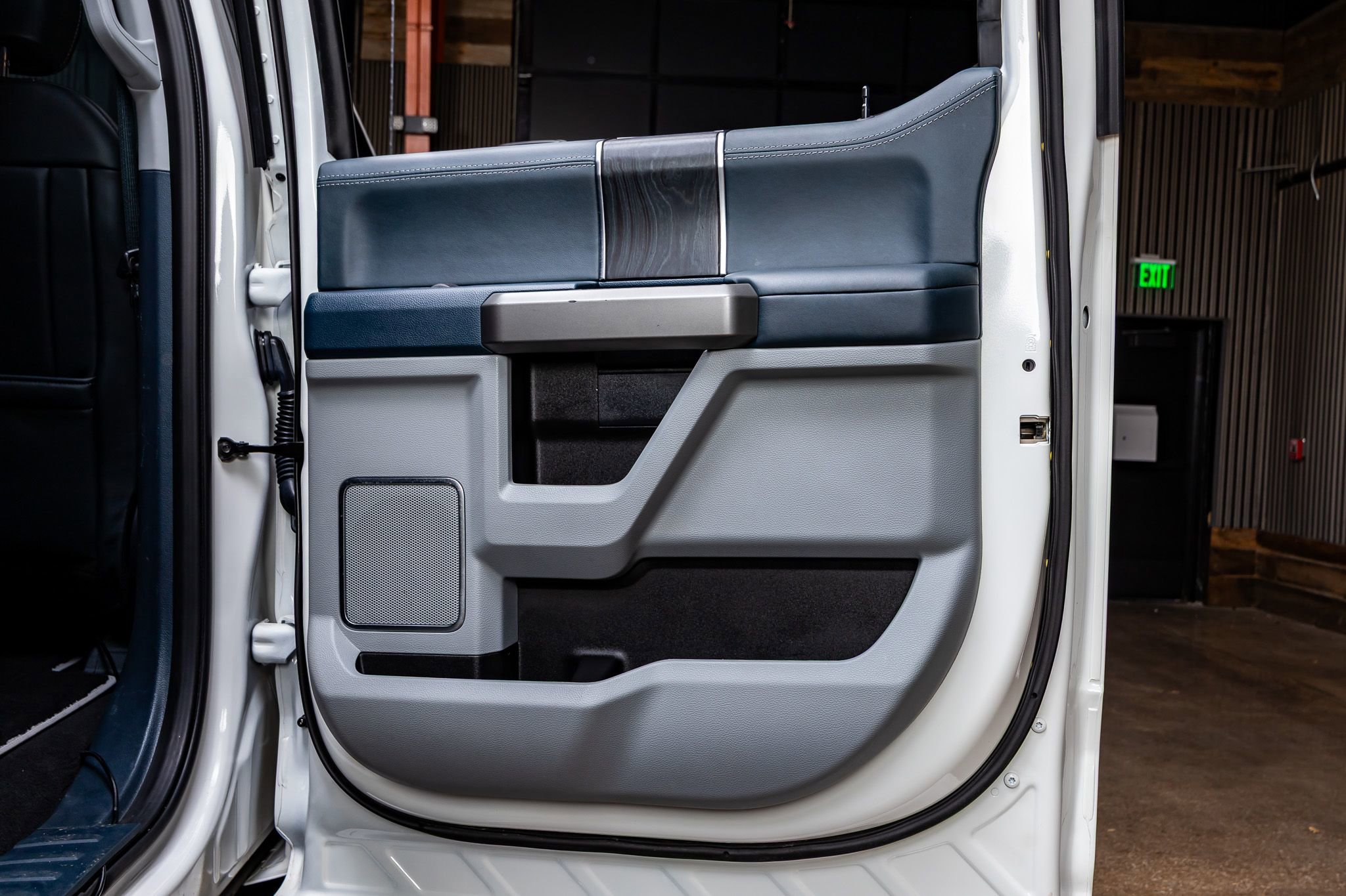 Used 2022 Ford F250 Limited image 38