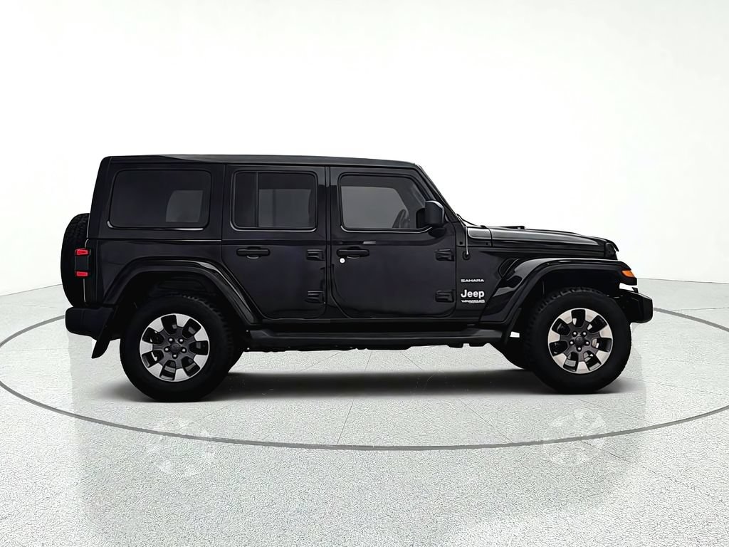 Used 2018 Jeep Wrangler Unlimited Sahara AWD/4WD image 8