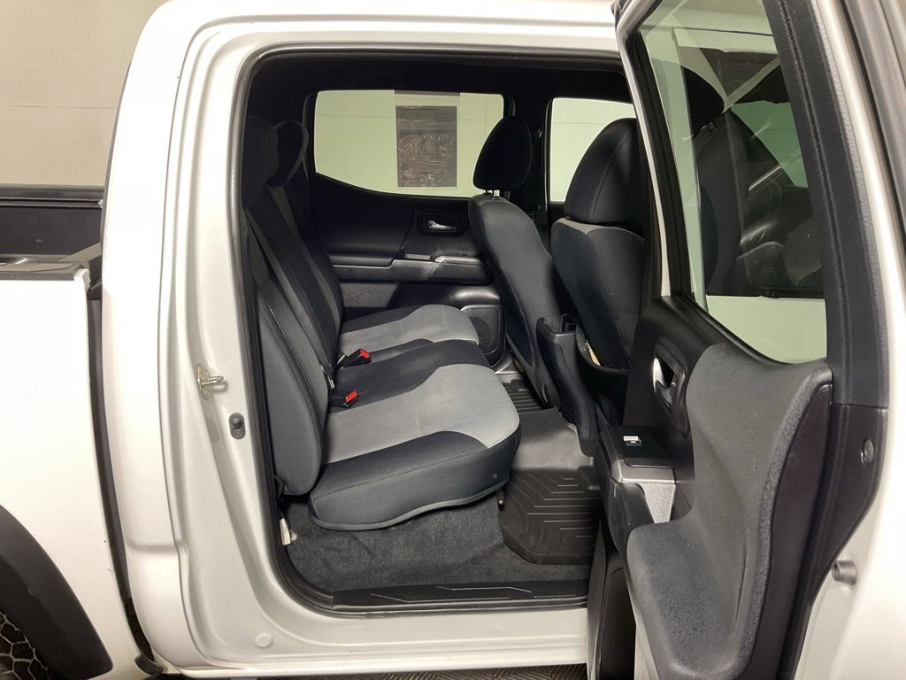 Used 2020 Toyota Tacoma TRD Off-Road image 31