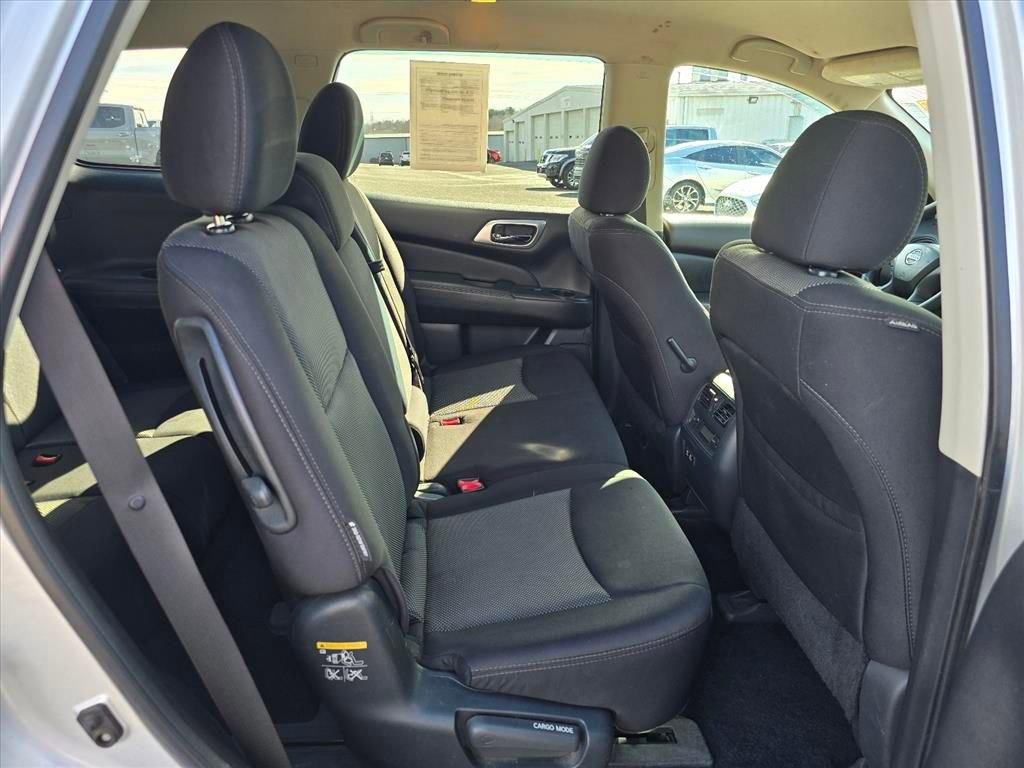 Used 2019 Nissan Pathfinder S image 13