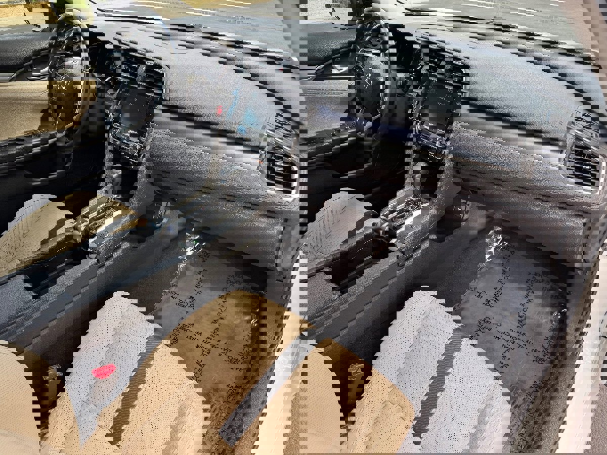 Used 2018 Honda Civic Touring image 13