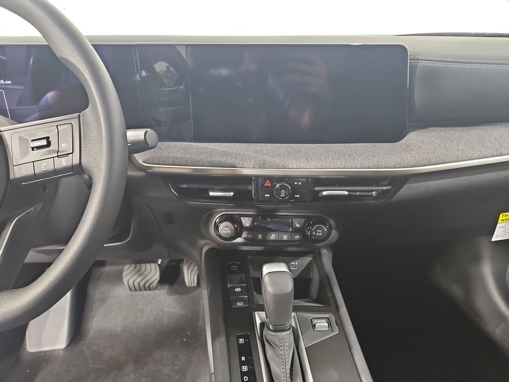 New 2026 Nissan Kicks SV w/ SV Premium Package AWD/4WD image 18