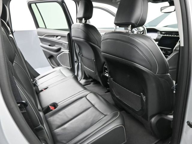 Used 2022 Jeep Grand Cherokee Limited image 18