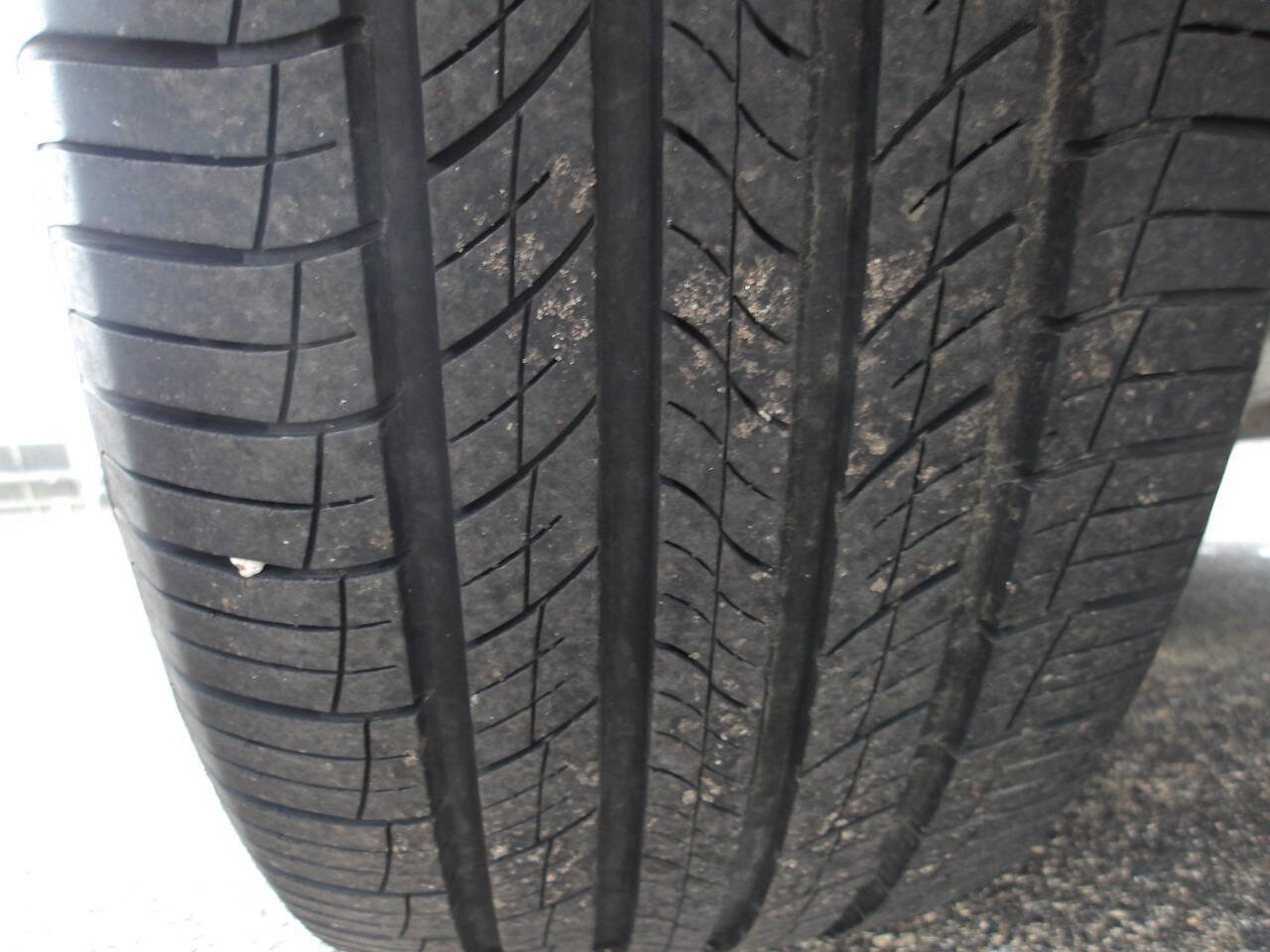 Used 2011 GMC Acadia Denali image 32