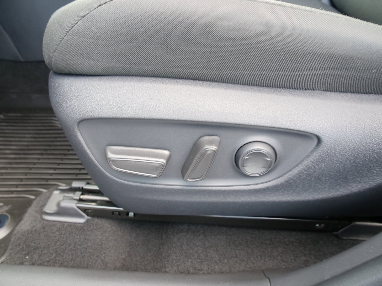 Used 2024 Toyota RAV4 XLE image 15