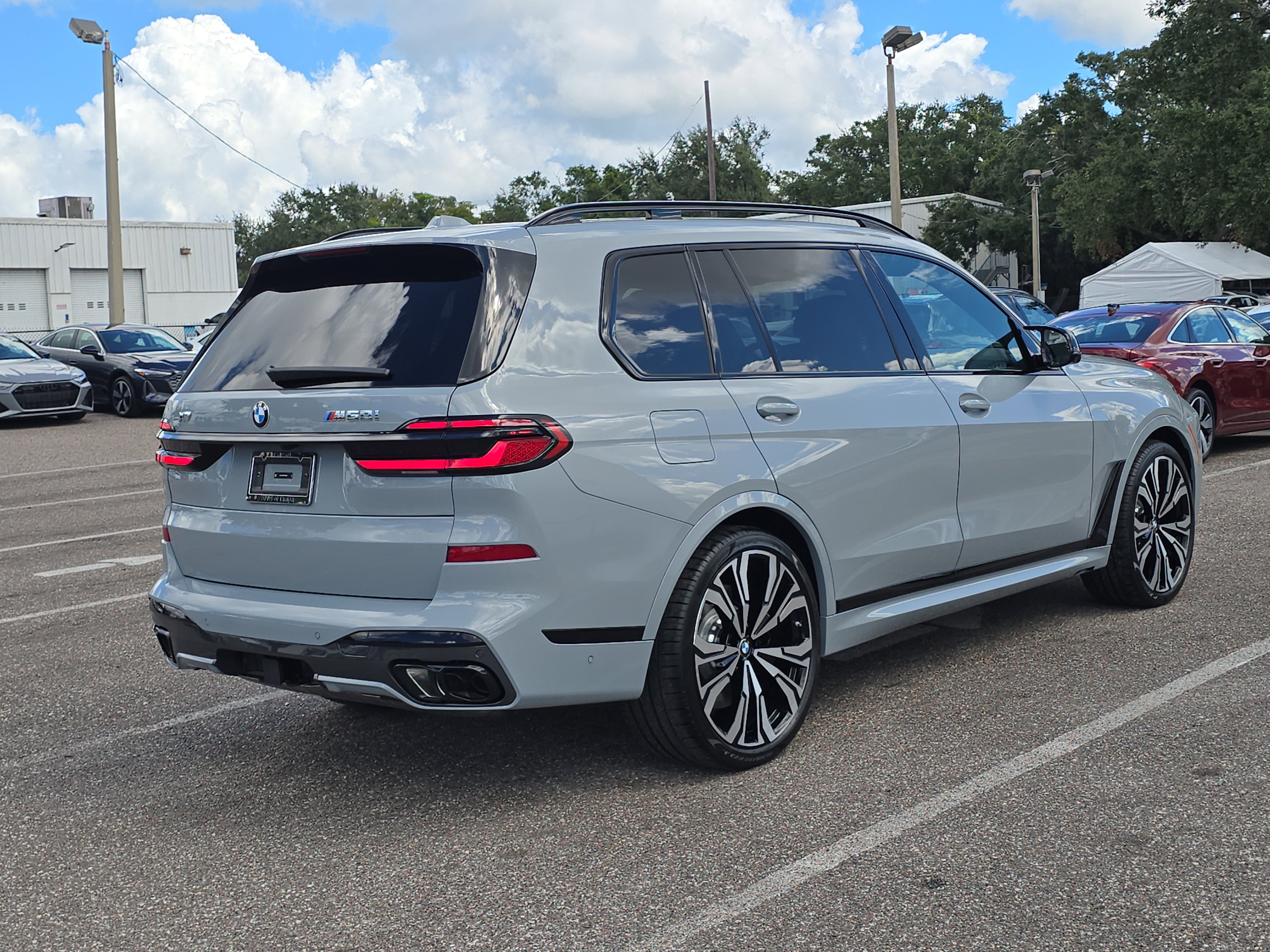 New 2026 BMW X7 M60i image 5