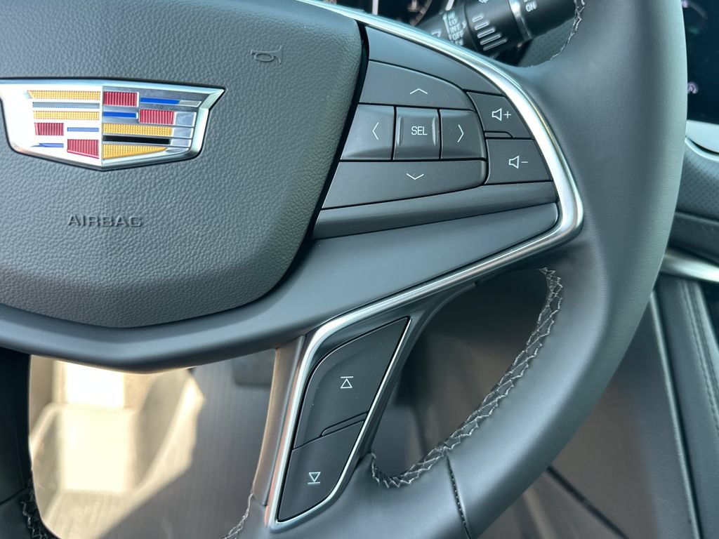 New 2026 Cadillac XT5 Luxury w/ LPO, Floor Liner Package AWD/4WD image 17