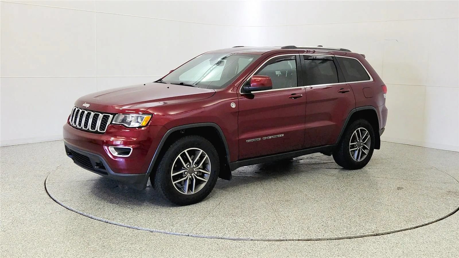 Used 2020 Jeep Grand Cherokee Laredo w/ Quick Order Package 2BN North AWD/4WD image 3