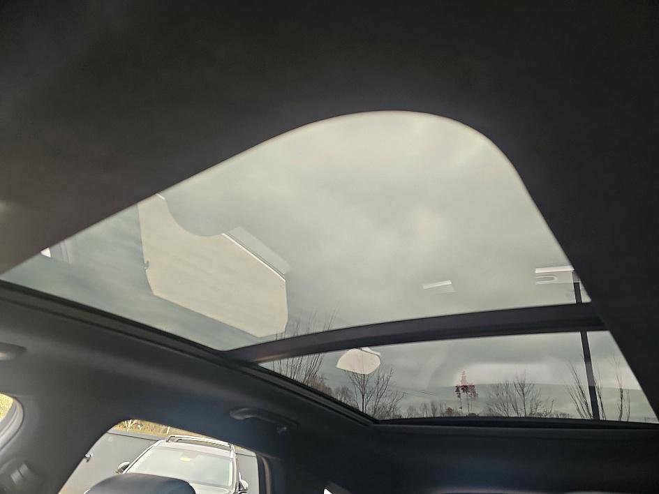 Used 2025 Genesis GV70 3.5T Sport w/ Sport Advanced Package image 32