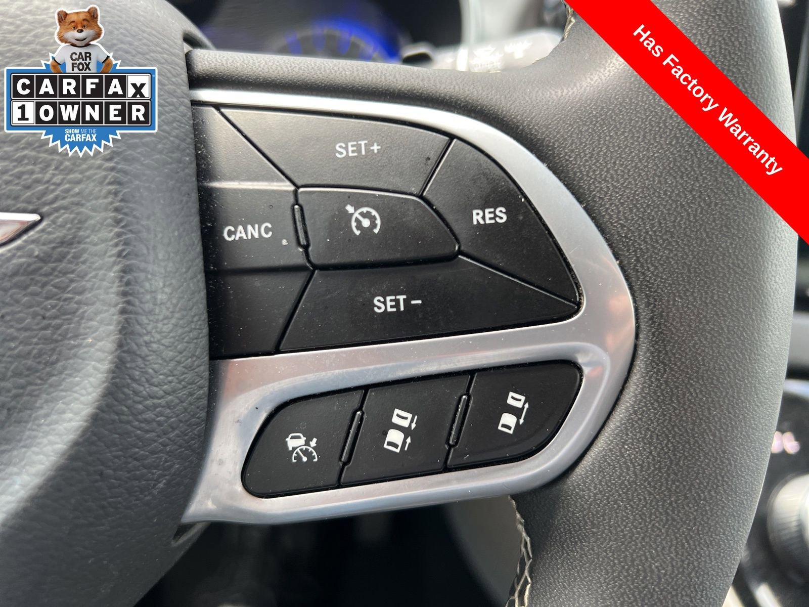 Used 2024 Chrysler Pacifica Touring-L image 12