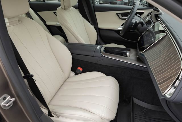 Used 2025 Mercedes-Benz E 350 4MATIC Sedan image 21