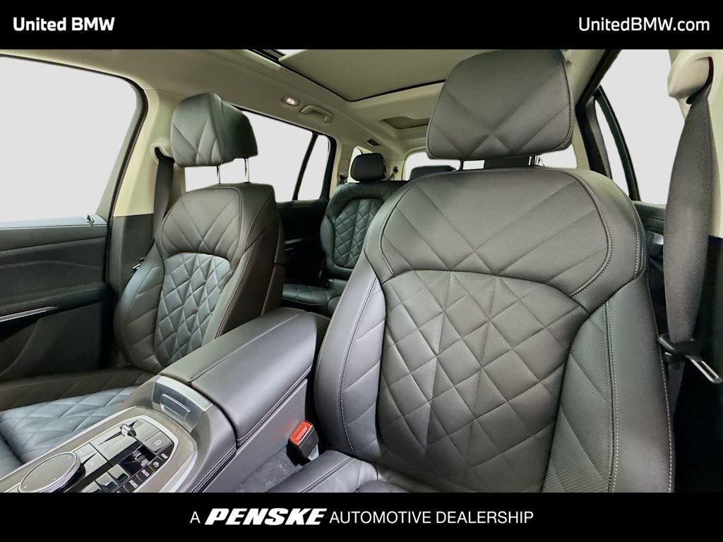Used 2025 BMW X7 xDrive40i w/ Climate Comfort Package AWD/4WD image 5
