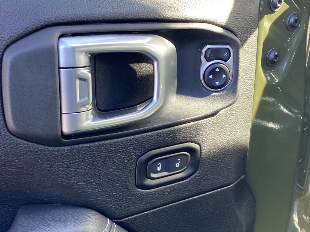 Used 2023 Jeep Wrangler Unlimited Sahara w/ Safety Group image 11