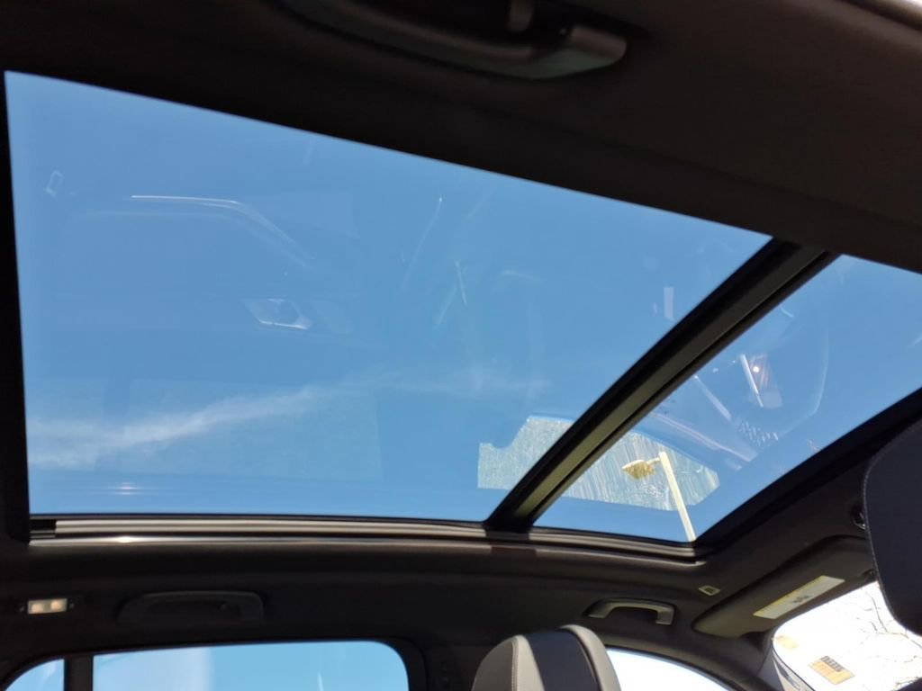 Used 2025 BMW X5 xDrive50e AWD/4WD image 14