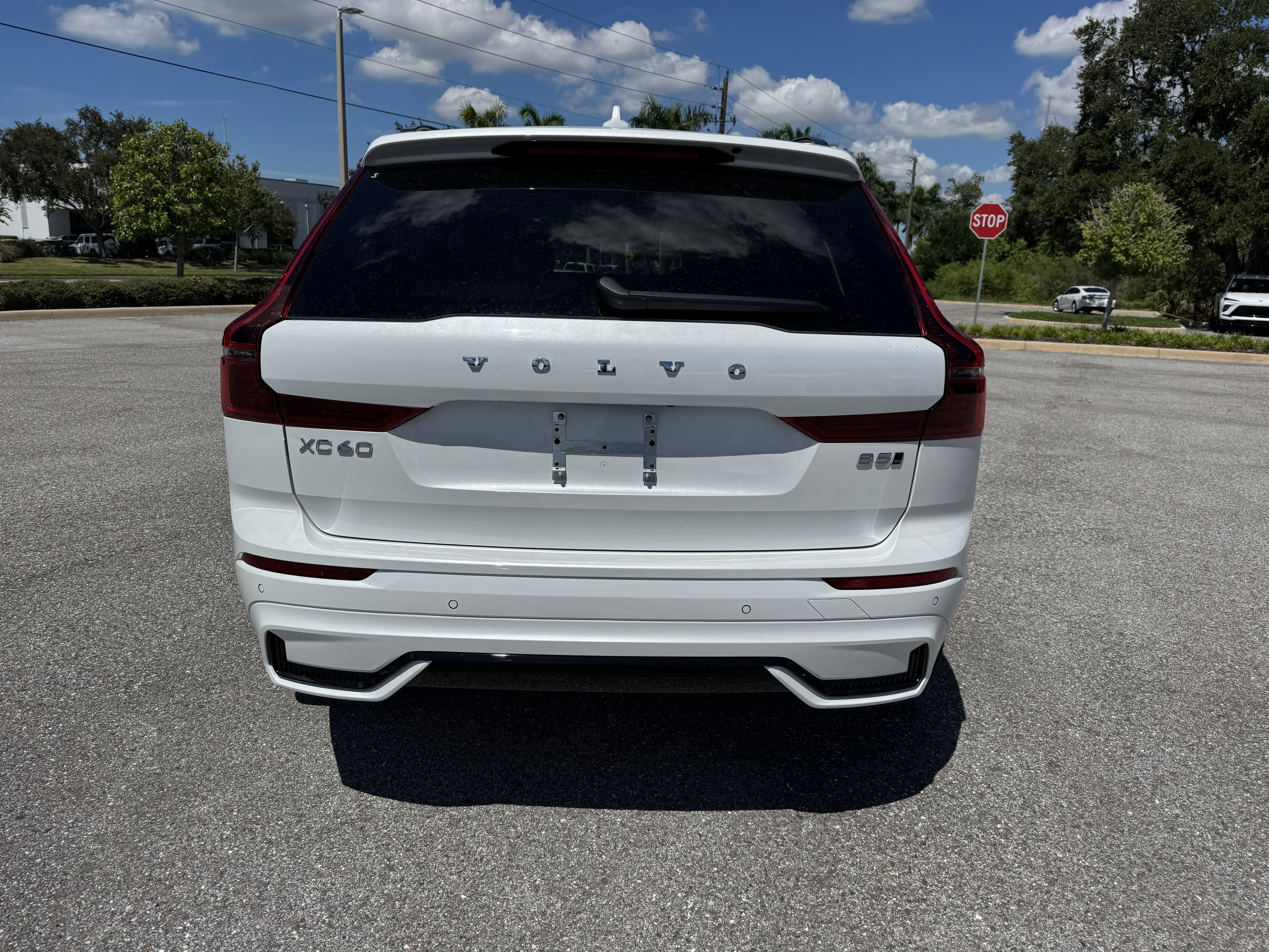 New 2026 Volvo XC60 B5 Ultra w/ Protection Package image 4