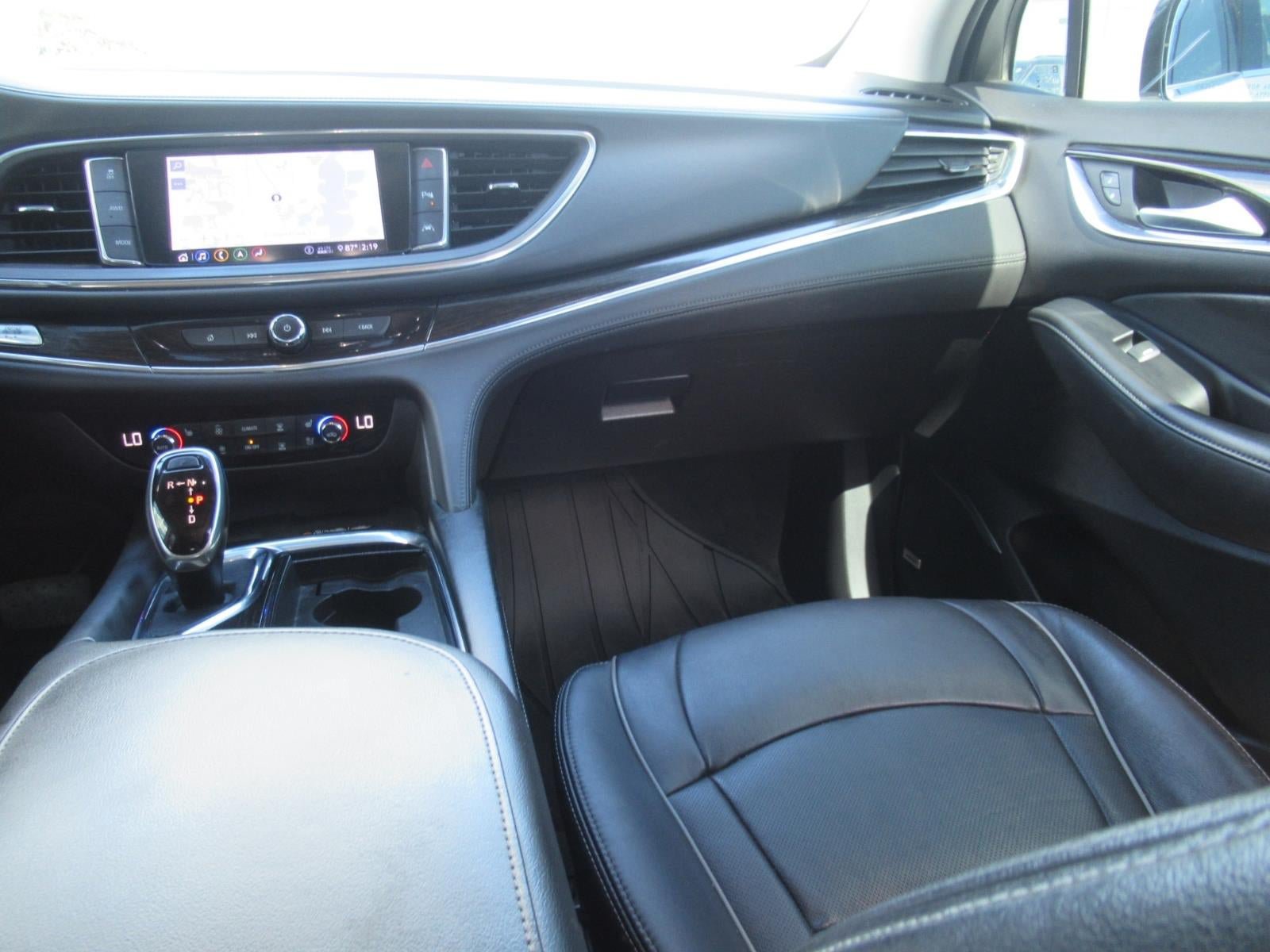 Used 2021 Buick Enclave Avenir w/ Avenir Technology Package AWD/4WD image 15