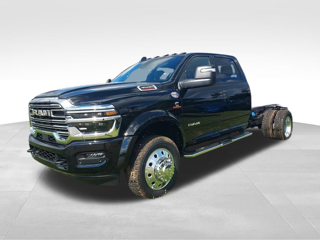 New 2026 RAM 4500 4x4 Crew Cab DRW w/ Laramie Trim Package image 4