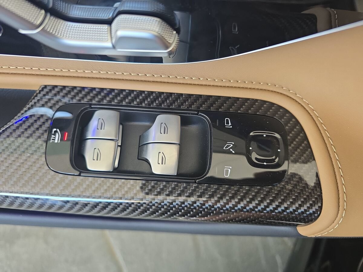 New 2026 Mercedes-Benz SL 63 AMG S e Performance 4MATIC image 24