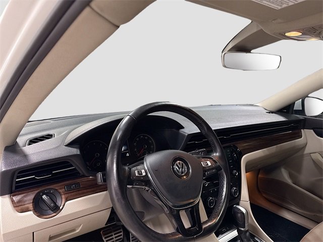 Used 2020 Volkswagen Passat 2.0T SEL image 11