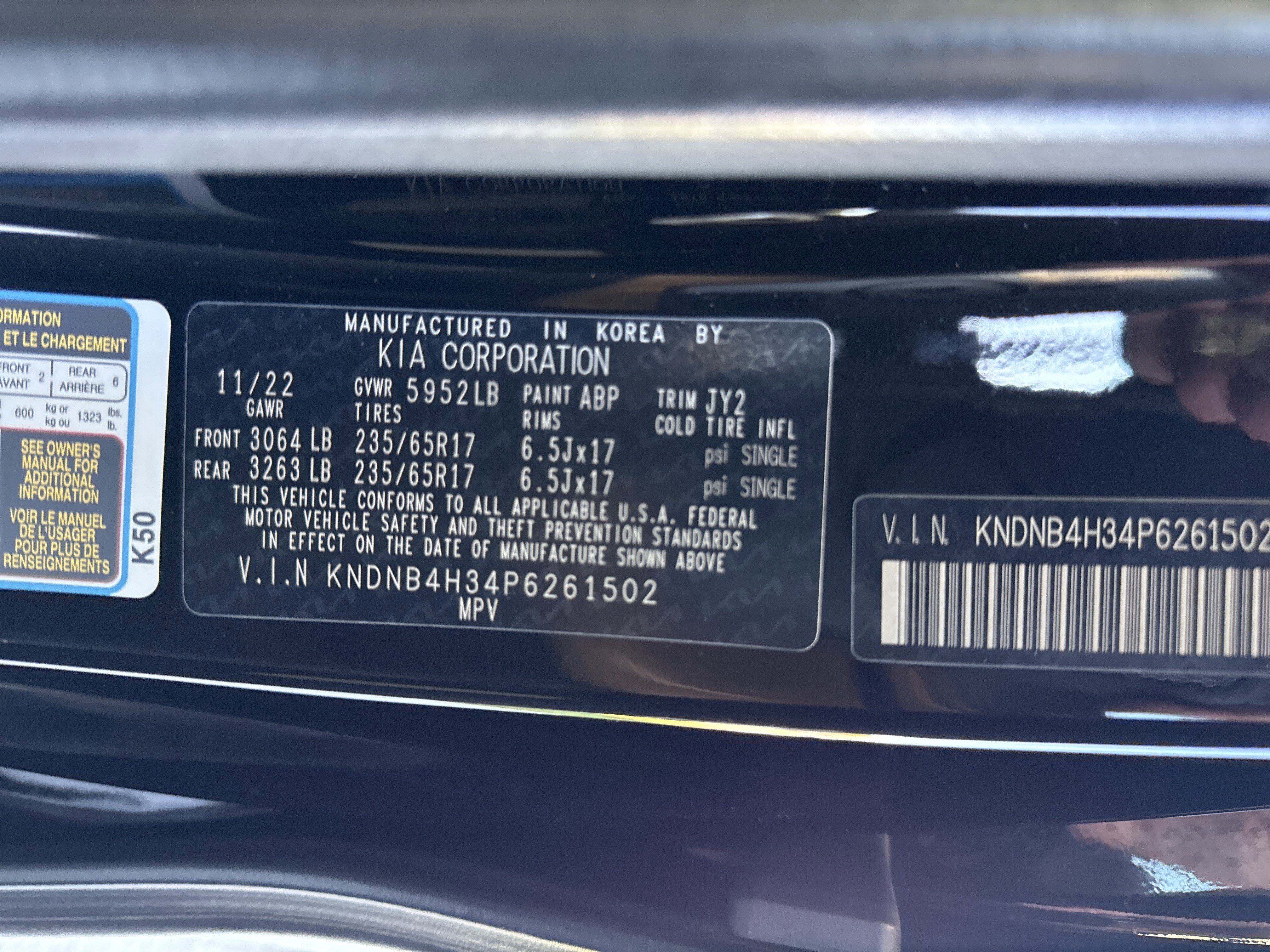 Used 2023 Kia Carnival LX image 33