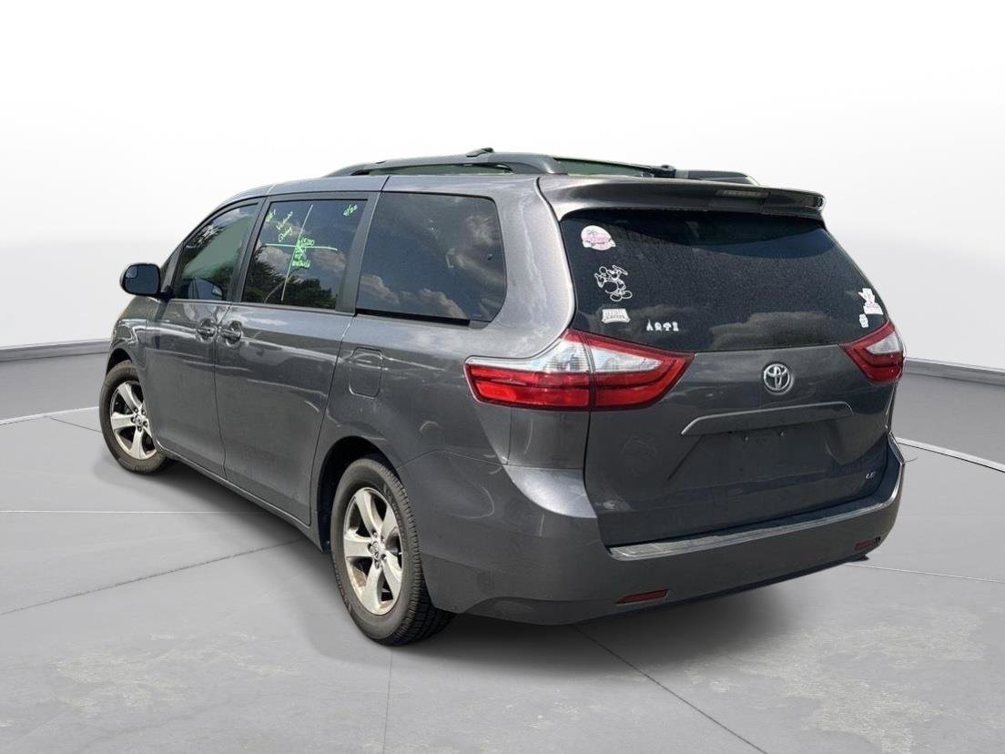 Used 2015 Toyota Sienna LE FWD image 8