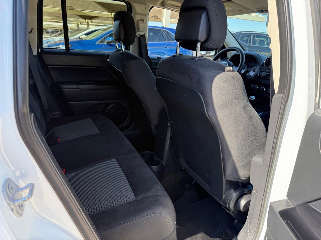 Used 2015 Jeep Compass Sport w/ Power Value Group image 16