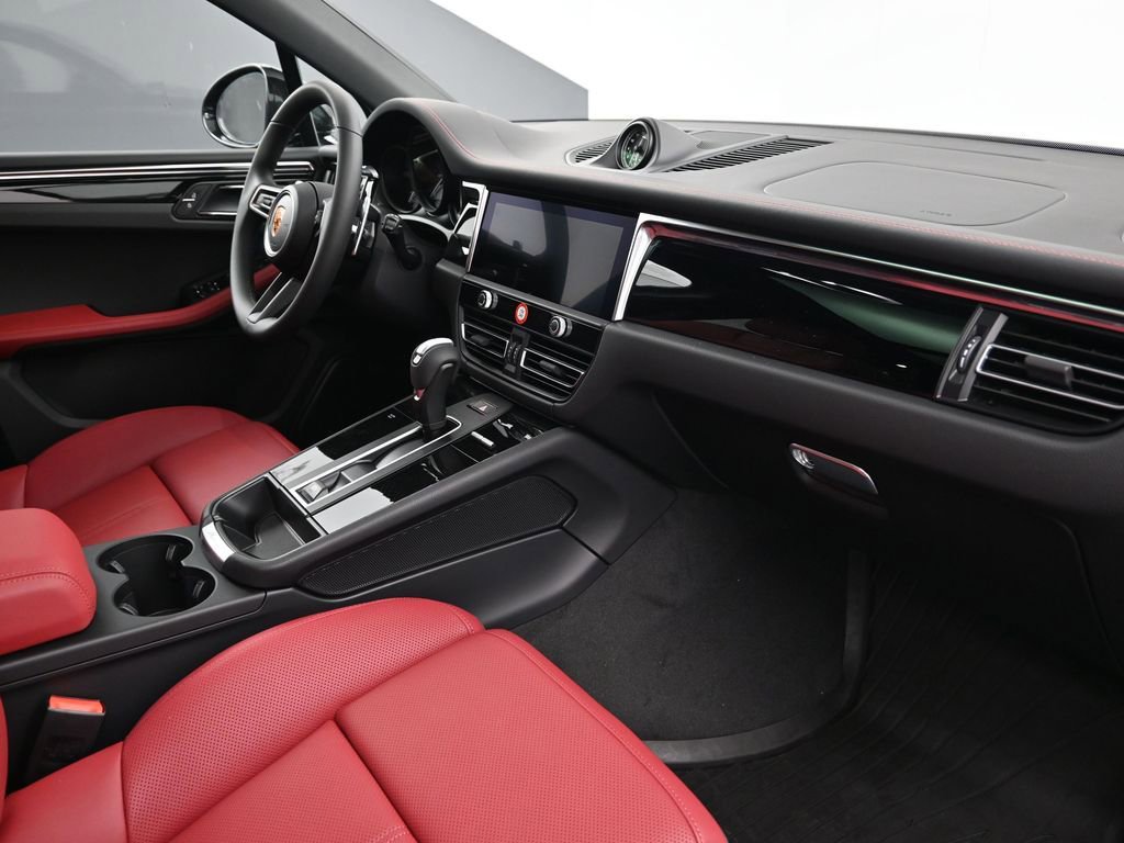 New 2026 Porsche Macan image 14