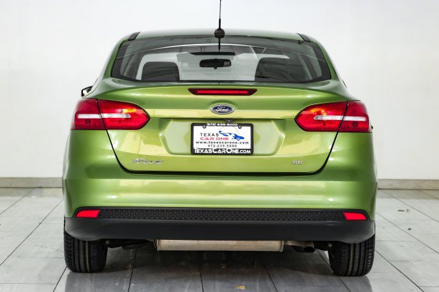 Used 2018 Ford Focus SE w/ SE Appearance Package image 7