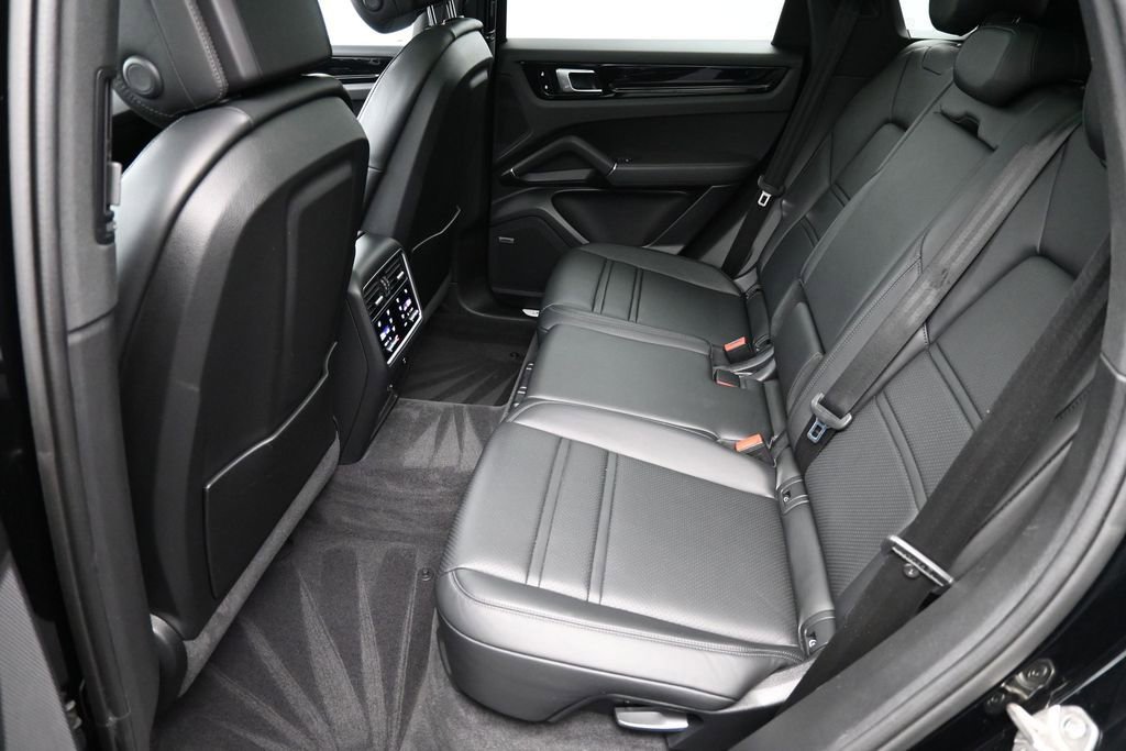 Certified 2021 Porsche Cayenne S AWD/4WD image 7