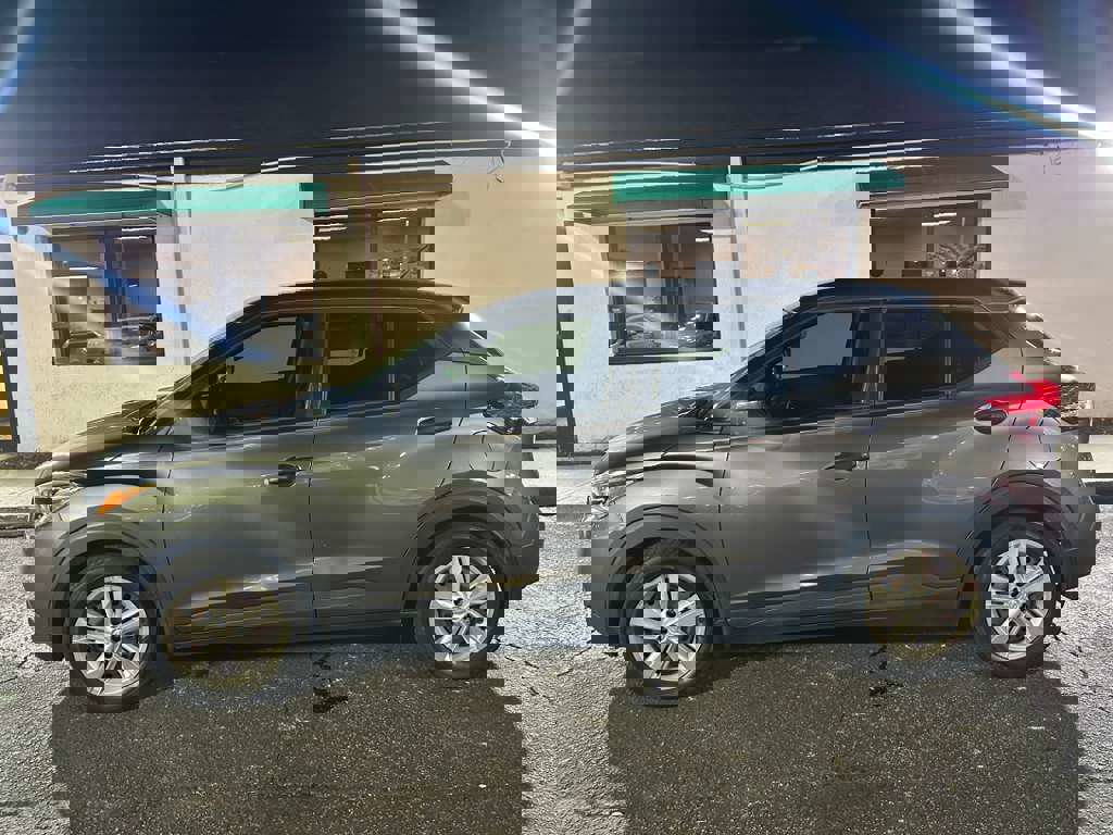 Used 2020 Nissan Kicks S image 5