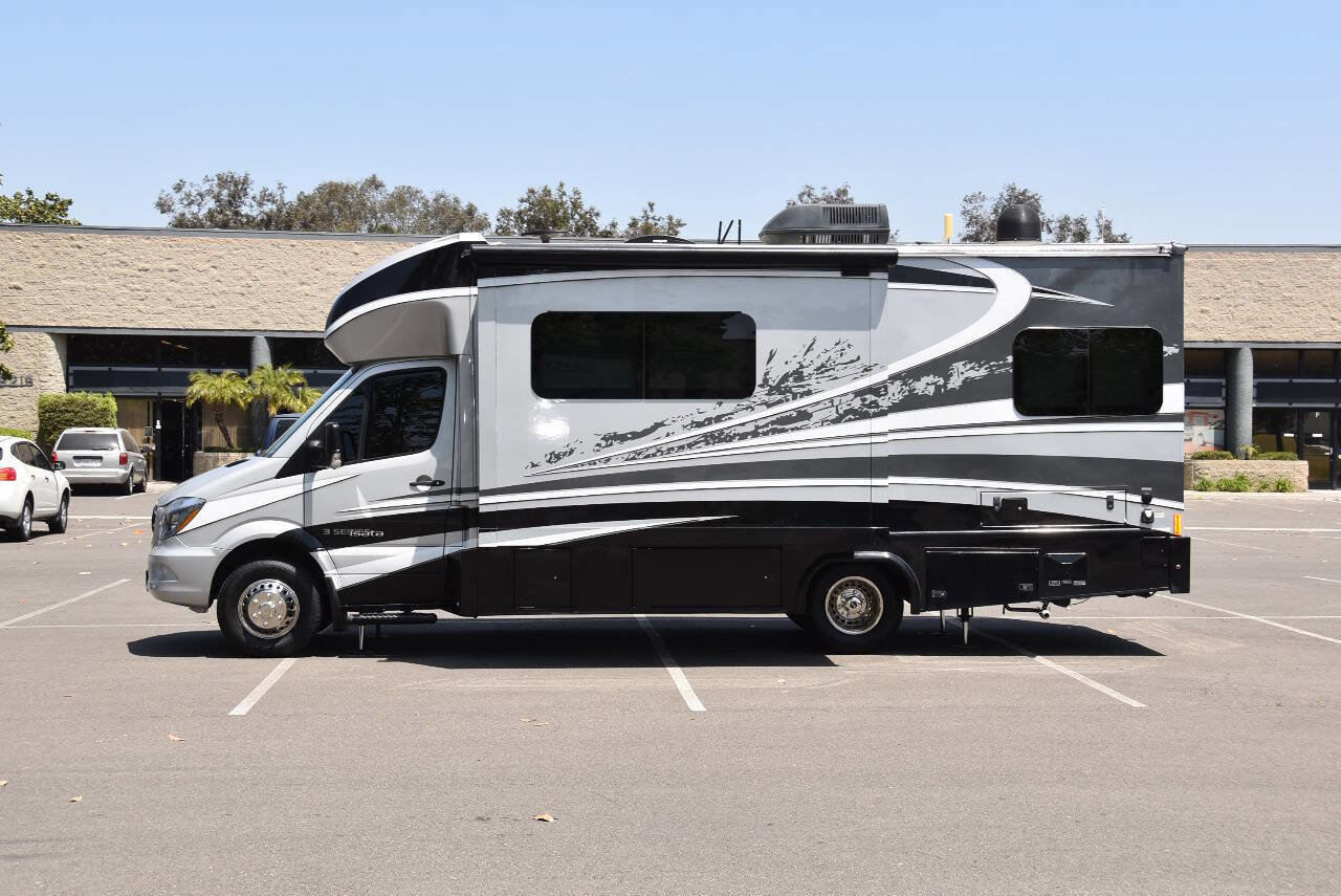 Used 2017 Mercedes-Benz Sprinter 3500 image 28