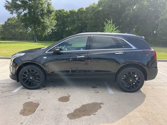 New 2026 Cadillac XT5 Luxury w/ LPO, ONYX Package image 2