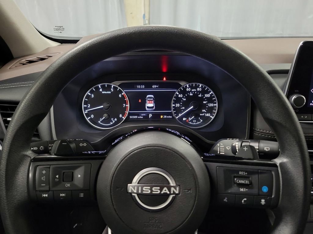 Used 2023 Nissan Rogue SV image 14