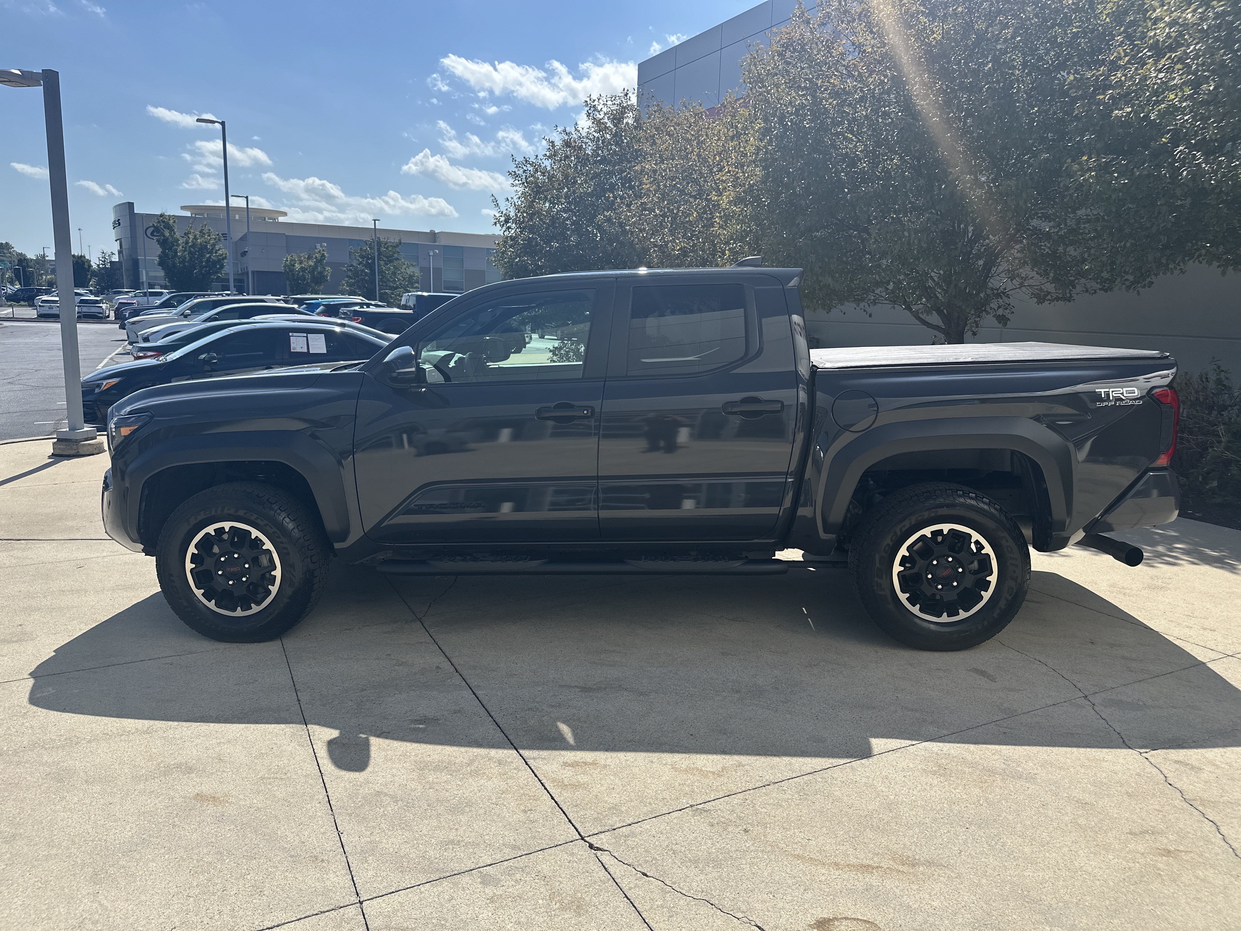 Used 2025 Toyota Tacoma TRD Off-Road w/ TRD Off Road Upgrade Package AWD/4WD image 9