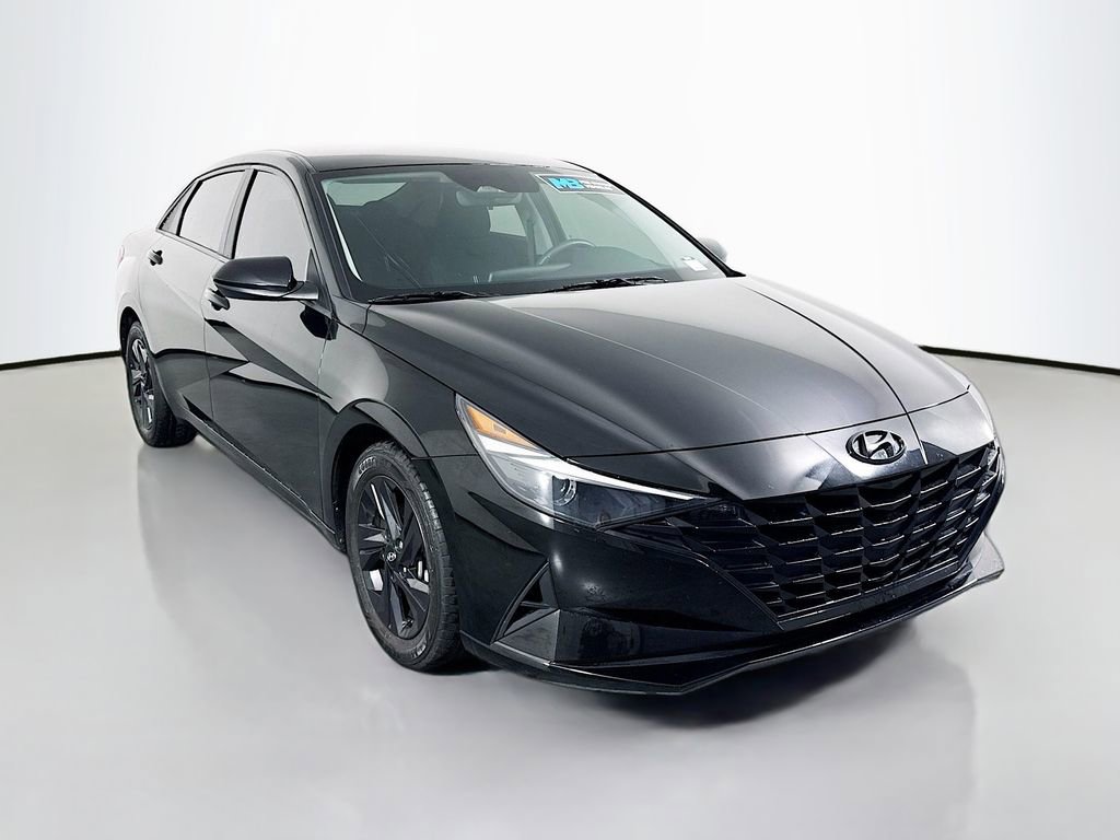 Used 2023 Hyundai Elantra SEL FWD image 3