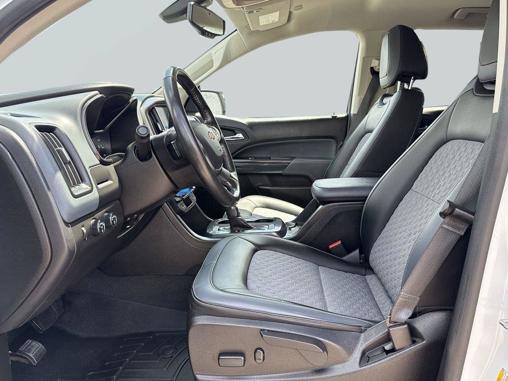 Used 2022 Chevrolet Colorado Z71 AWD/4WD image 17