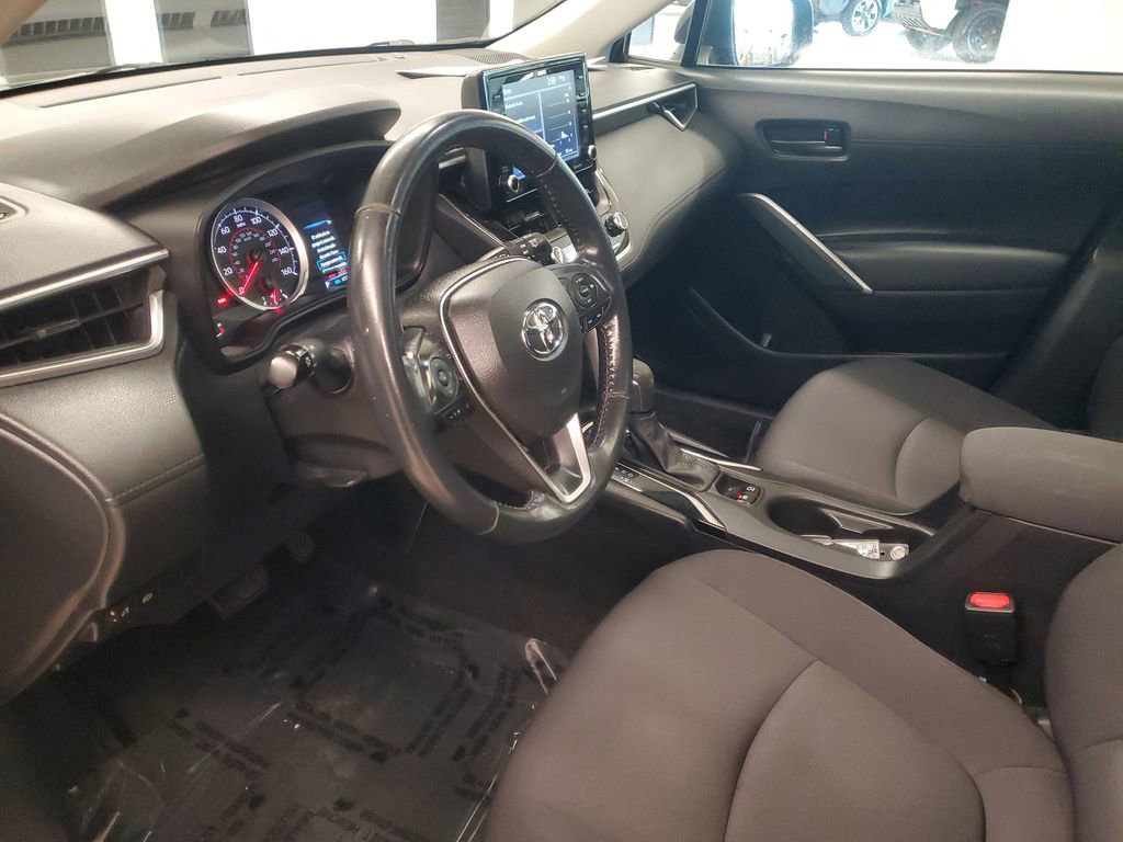 Used 2022 Toyota Corolla Cross LE w/ Moonroof Package image 15