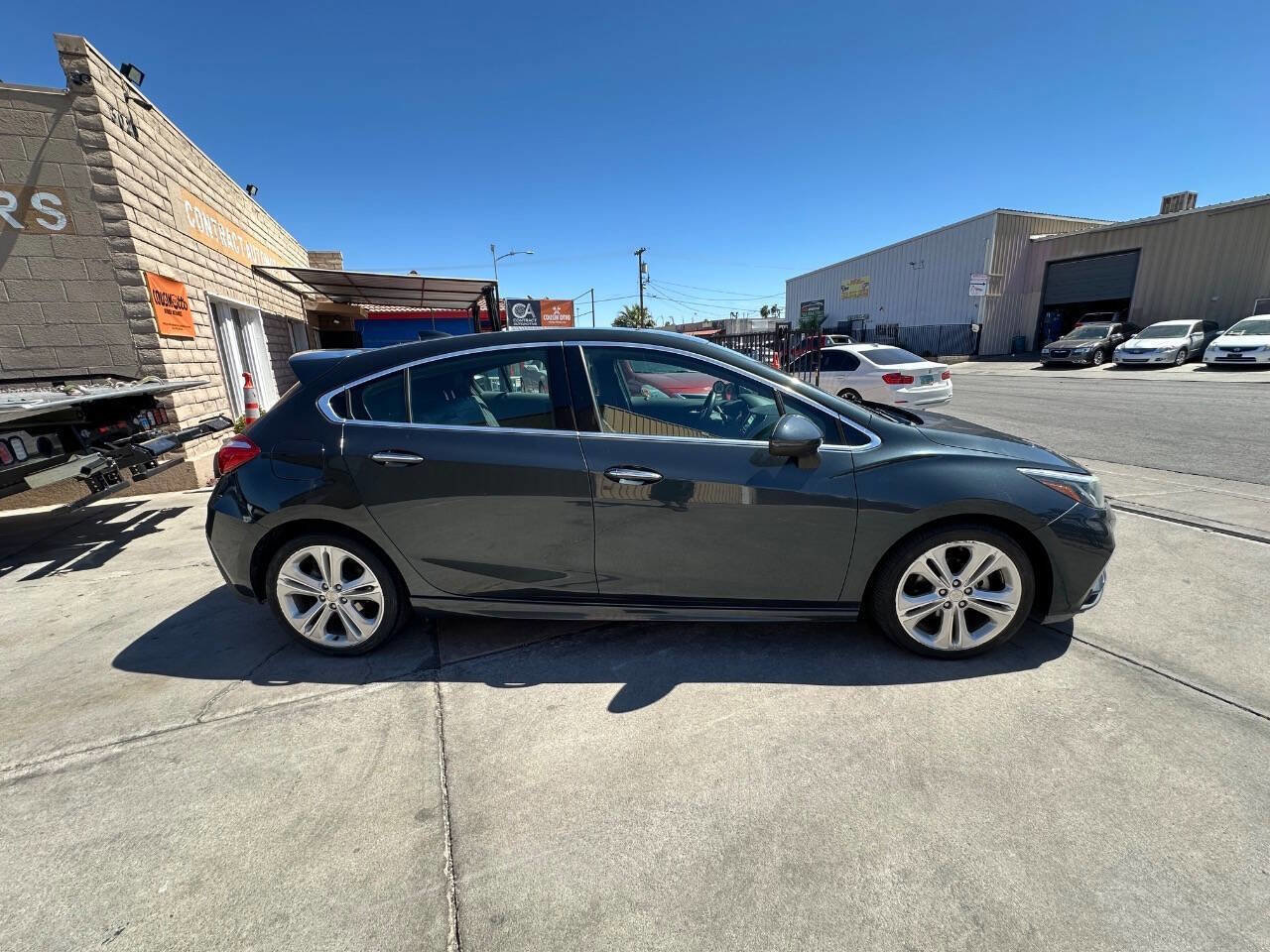 Used 2017 Chevrolet Cruze Premier w/ RS Package FWD image 19